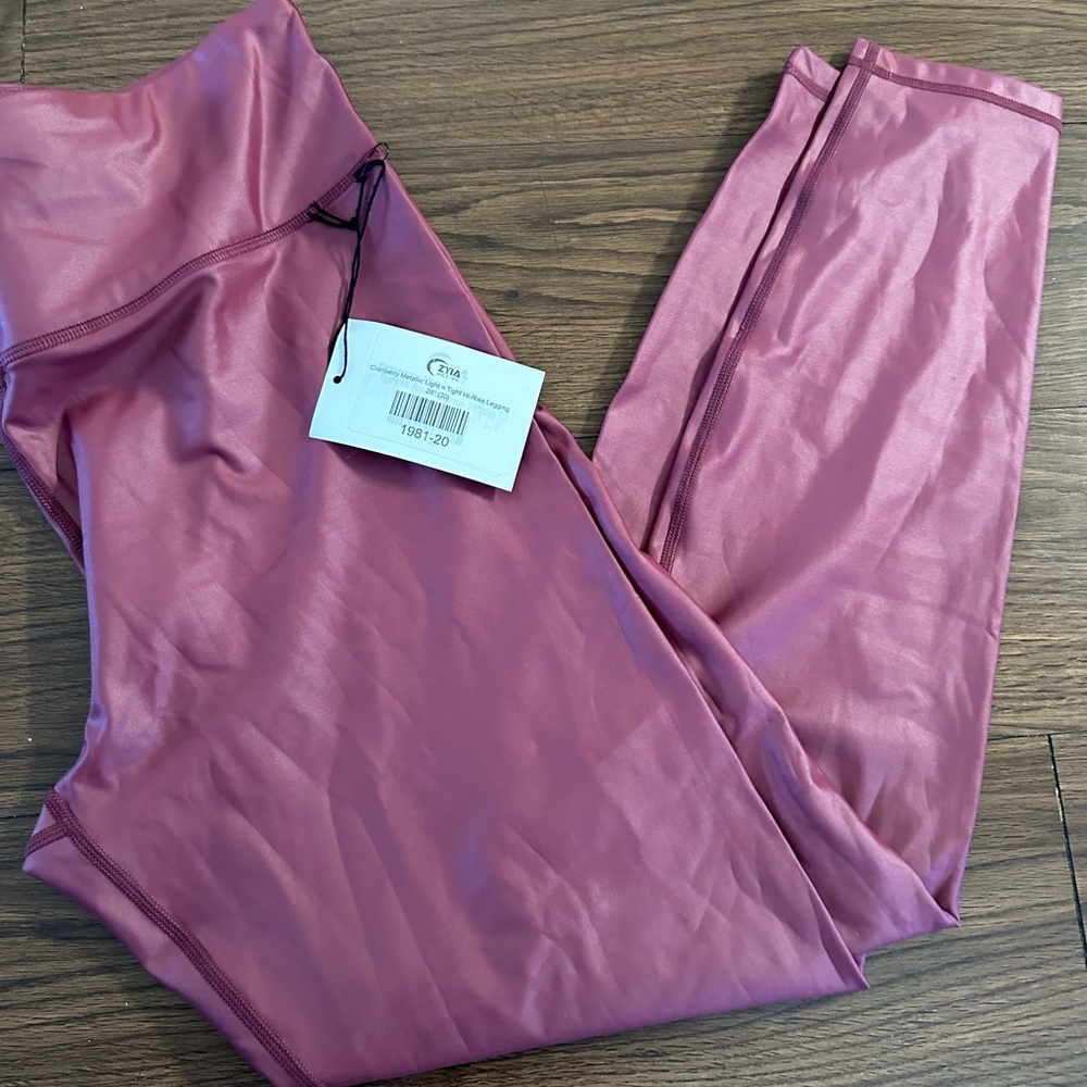 Zyia Cranberry Metallic Light & Tight 28” high rise leggings